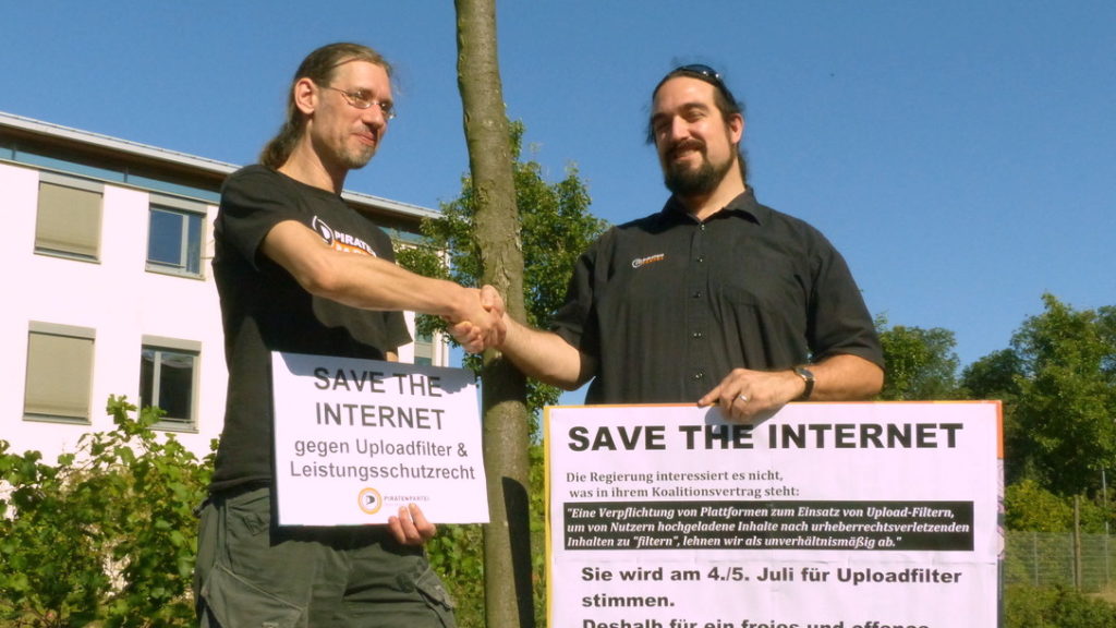 Björn Semrau und Jürgen Erkmann wollen das Internet retten